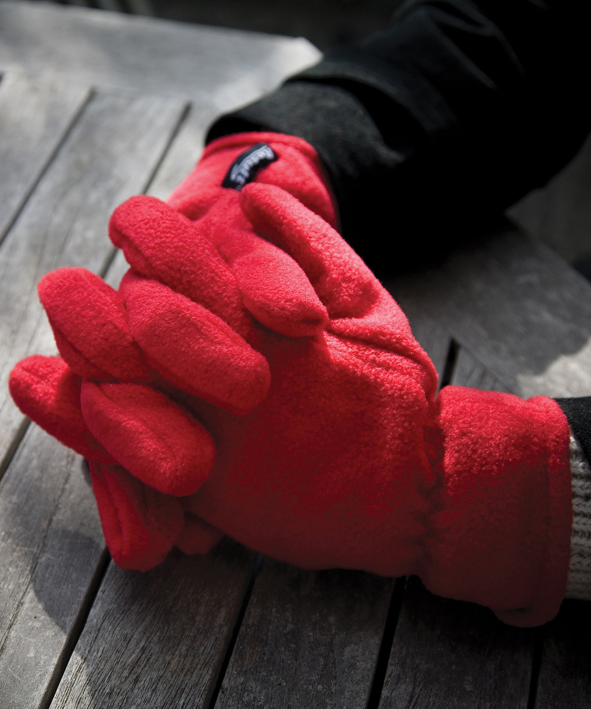 Red polartherm™ gloves front view